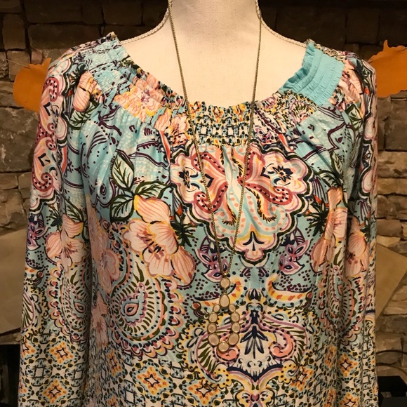 NWT Reaction Kenneth Cole Bell Sleeve Top - Picture 2 of 8